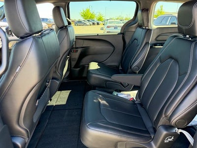 2026 Chrysler Voyager LX