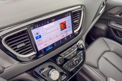 2026 Chrysler Voyager LX