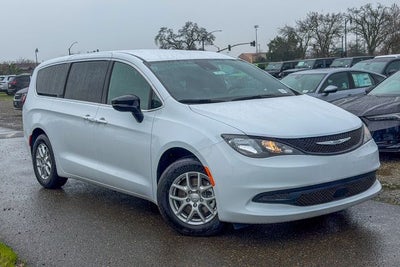 2026 Chrysler Voyager LX