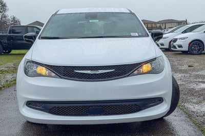 2026 Chrysler Voyager LX