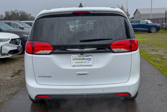 2026 Chrysler Voyager LX