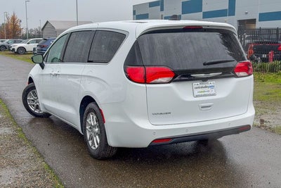 2026 Chrysler Voyager LX