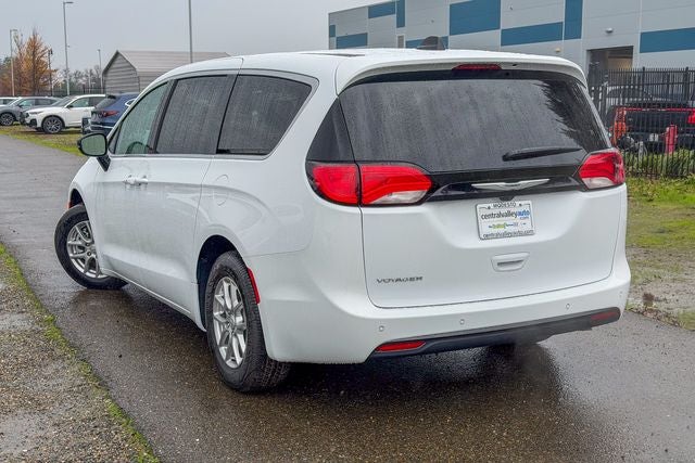 2026 Chrysler Voyager LX
