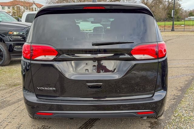 2026 Chrysler Voyager LX
