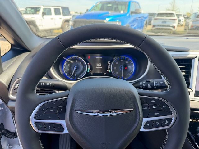 2026 Chrysler Voyager LX