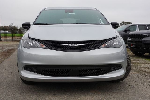 2026 Chrysler Voyager LX