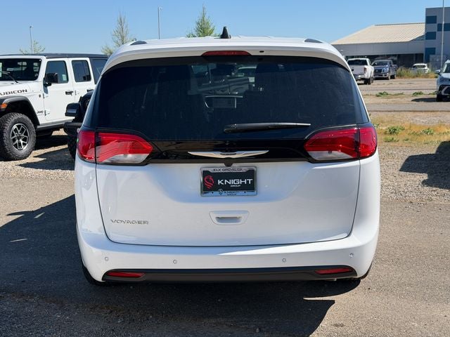 2026 Chrysler Voyager LX