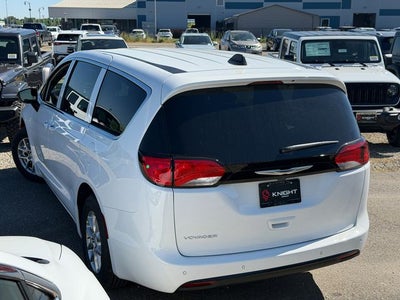 2026 Chrysler Voyager LX