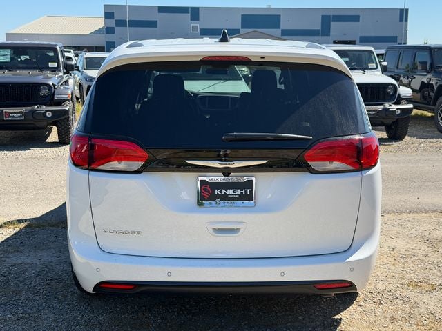 2026 Chrysler Voyager LX