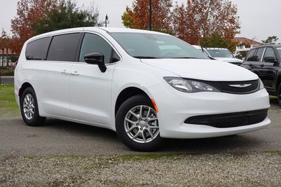 2026 Chrysler Voyager LX