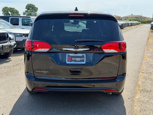 2026 Chrysler Voyager LX