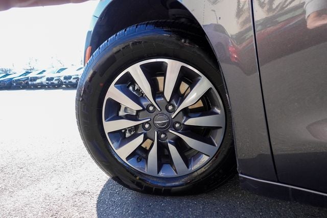 2023 Chrysler Pacifica Hybrid Touring L