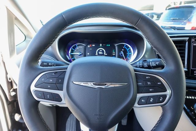 2023 Chrysler Pacifica Hybrid Touring L