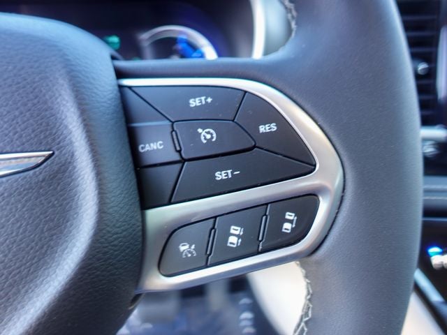 2022 Chrysler Pacifica Hybrid Touring L