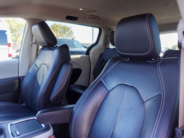 2022 Chrysler Pacifica Hybrid Touring L