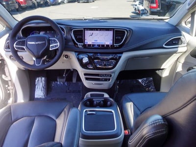 2022 Chrysler Pacifica Hybrid Touring L