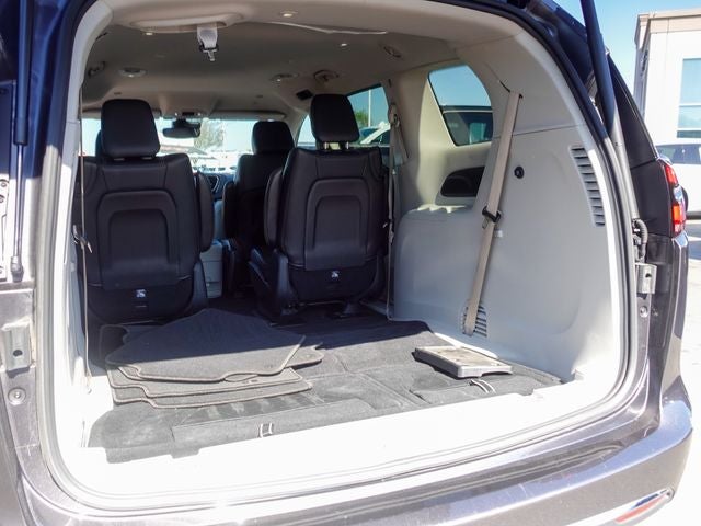 2022 Chrysler Pacifica Hybrid Touring L