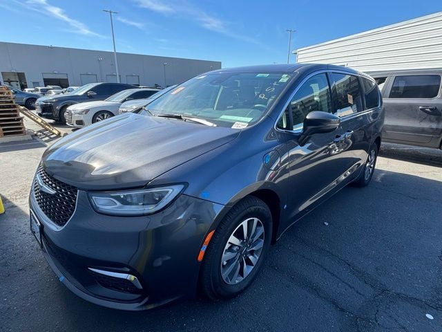 2022 Chrysler Pacifica Hybrid Touring L