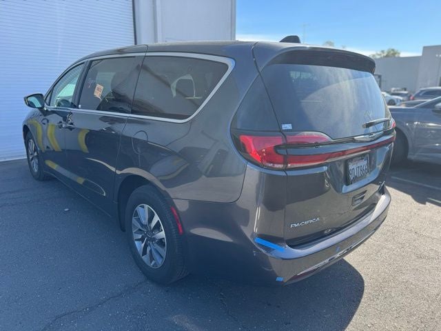 2022 Chrysler Pacifica Hybrid Touring L
