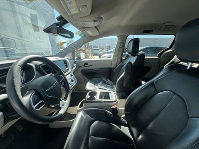 2022 Chrysler Pacifica Hybrid Touring L