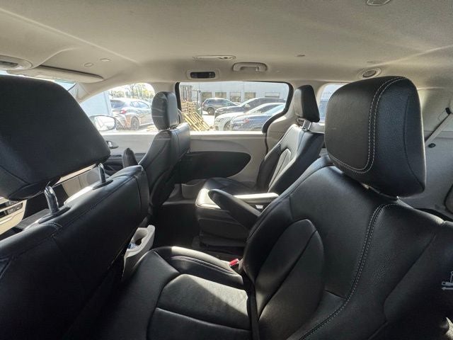 2022 Chrysler Pacifica Hybrid Touring L