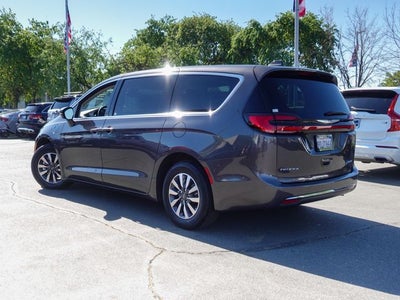 2022 Chrysler Pacifica Hybrid Touring L