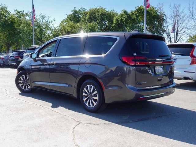 2022 Chrysler Pacifica Hybrid Touring L