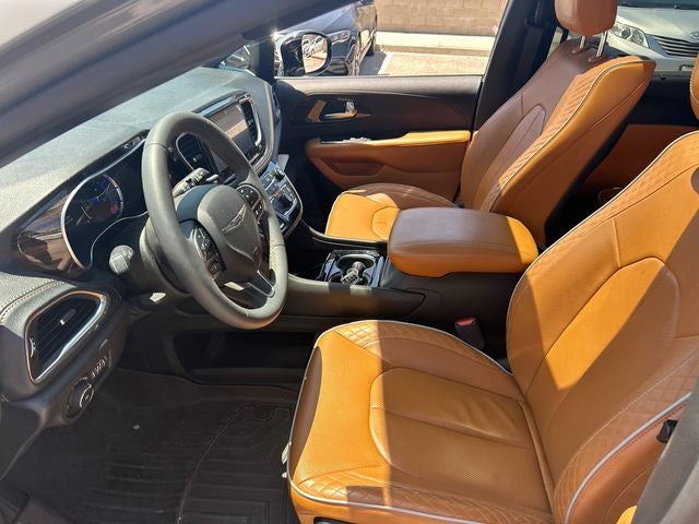 2023 Chrysler Pacifica Hybrid Pinnacle