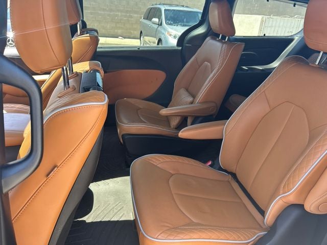 2023 Chrysler Pacifica Hybrid Pinnacle