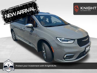 2023 Chrysler Pacifica Hybrid Pinnacle