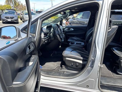 2020 Chrysler Pacifica Hybrid Limited