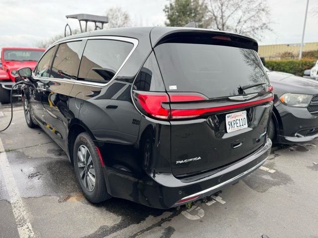 2024 Chrysler Pacifica Hybrid Select