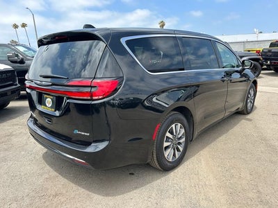 2024 Chrysler Pacifica Hybrid Select
