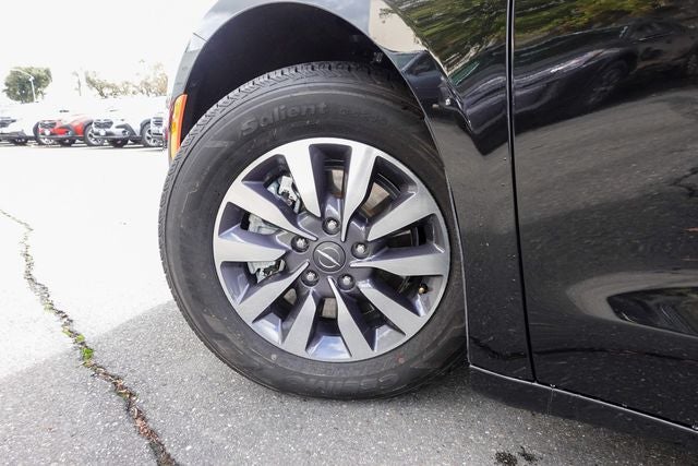 2024 Chrysler Pacifica Hybrid Select