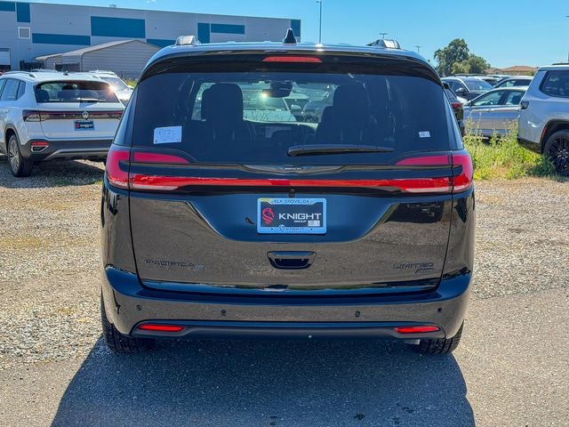 2026 Chrysler Pacifica Limited