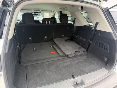 2024 Nissan Pathfinder SV