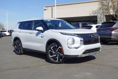 2023 Mitsubishi Outlander PHEV SE