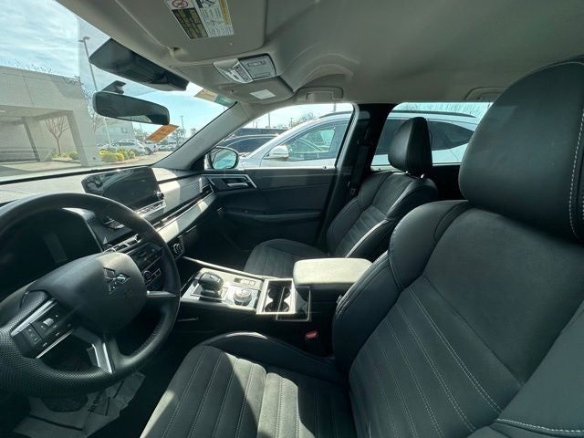 2023 Mitsubishi Outlander PHEV SE