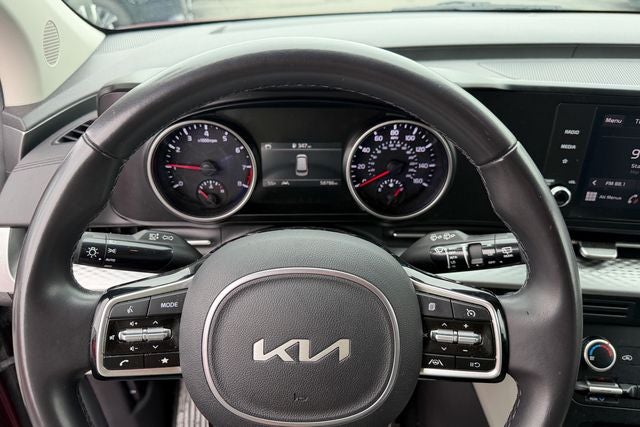 2024 Kia Carnival LX