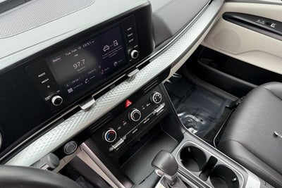 2024 Kia Carnival LX