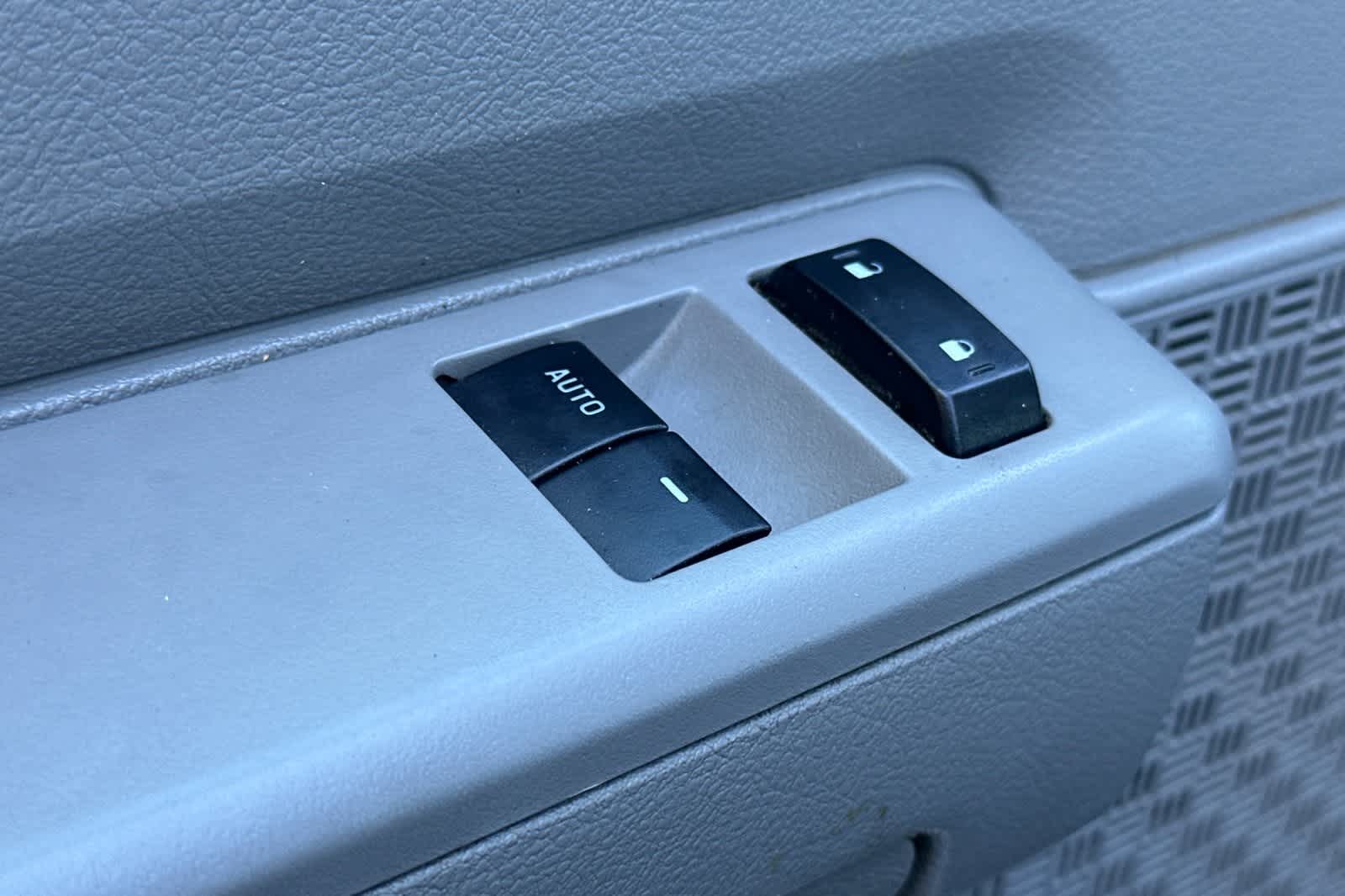 2014 Ford E-Series Cargo Van Commercial