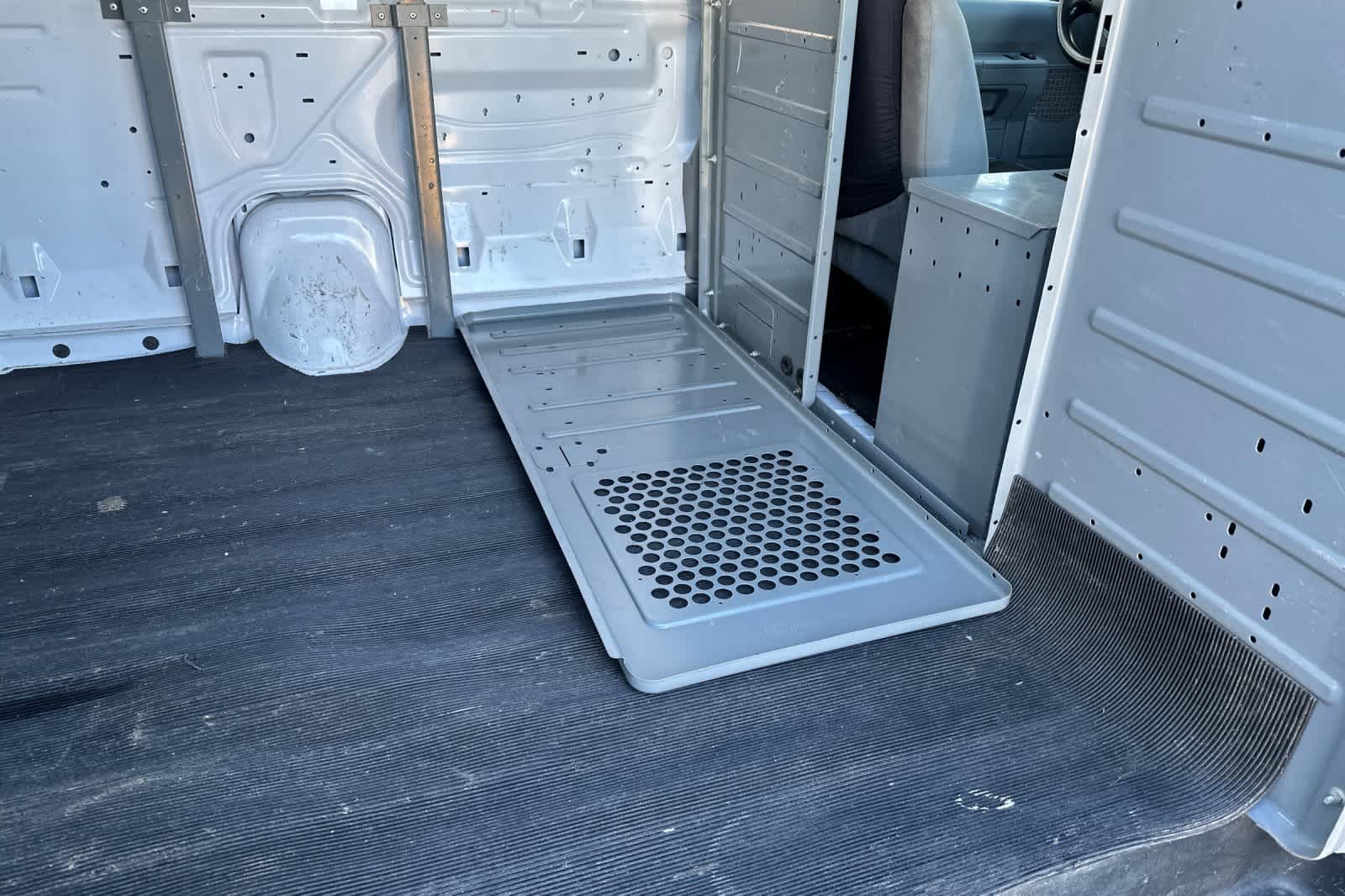 2014 Ford E-Series Cargo Van Commercial