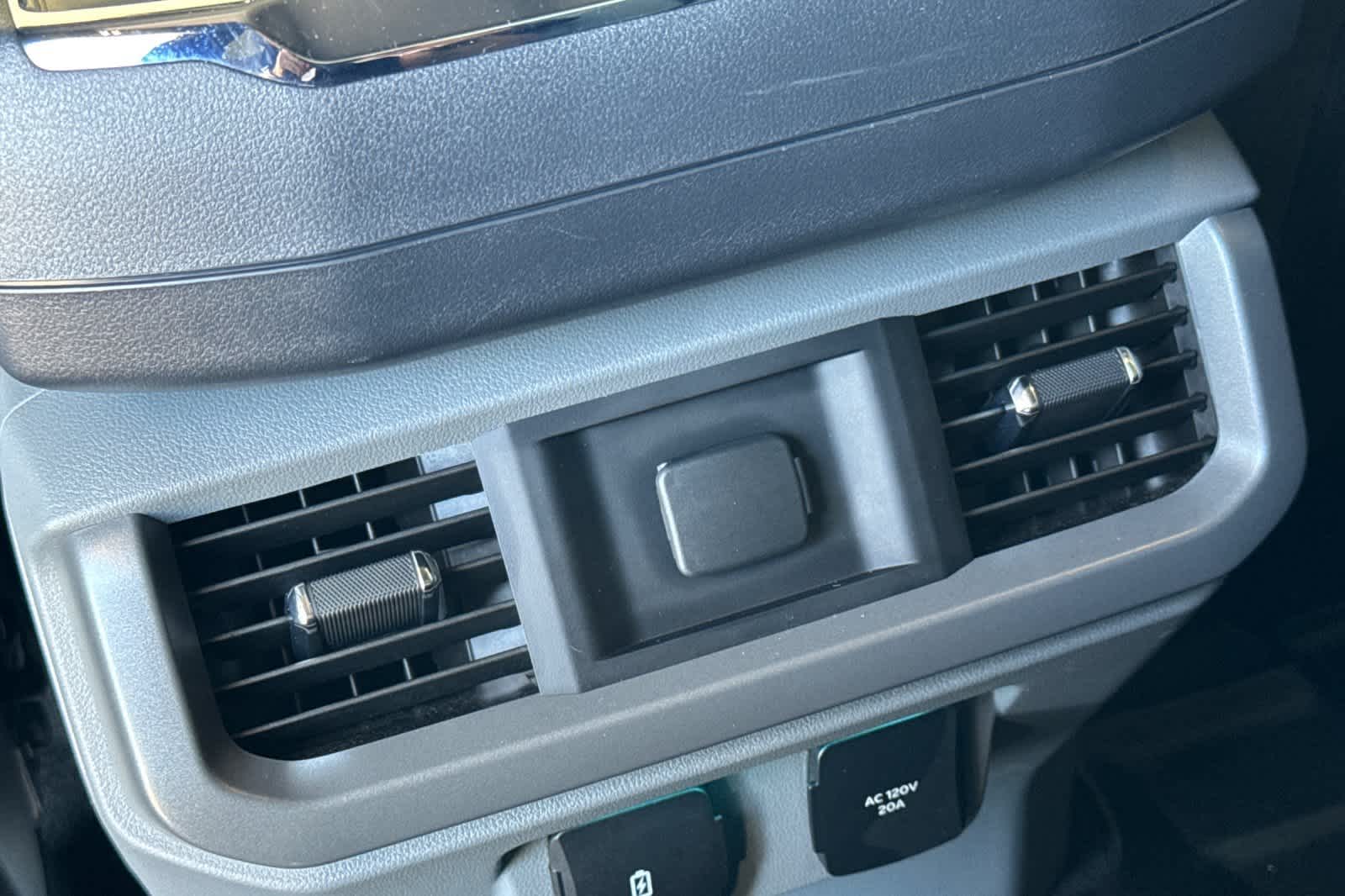 2023 Ford F-150 Lightning XLT