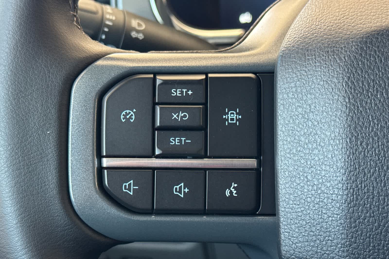 2023 Ford F-150 Lightning XLT