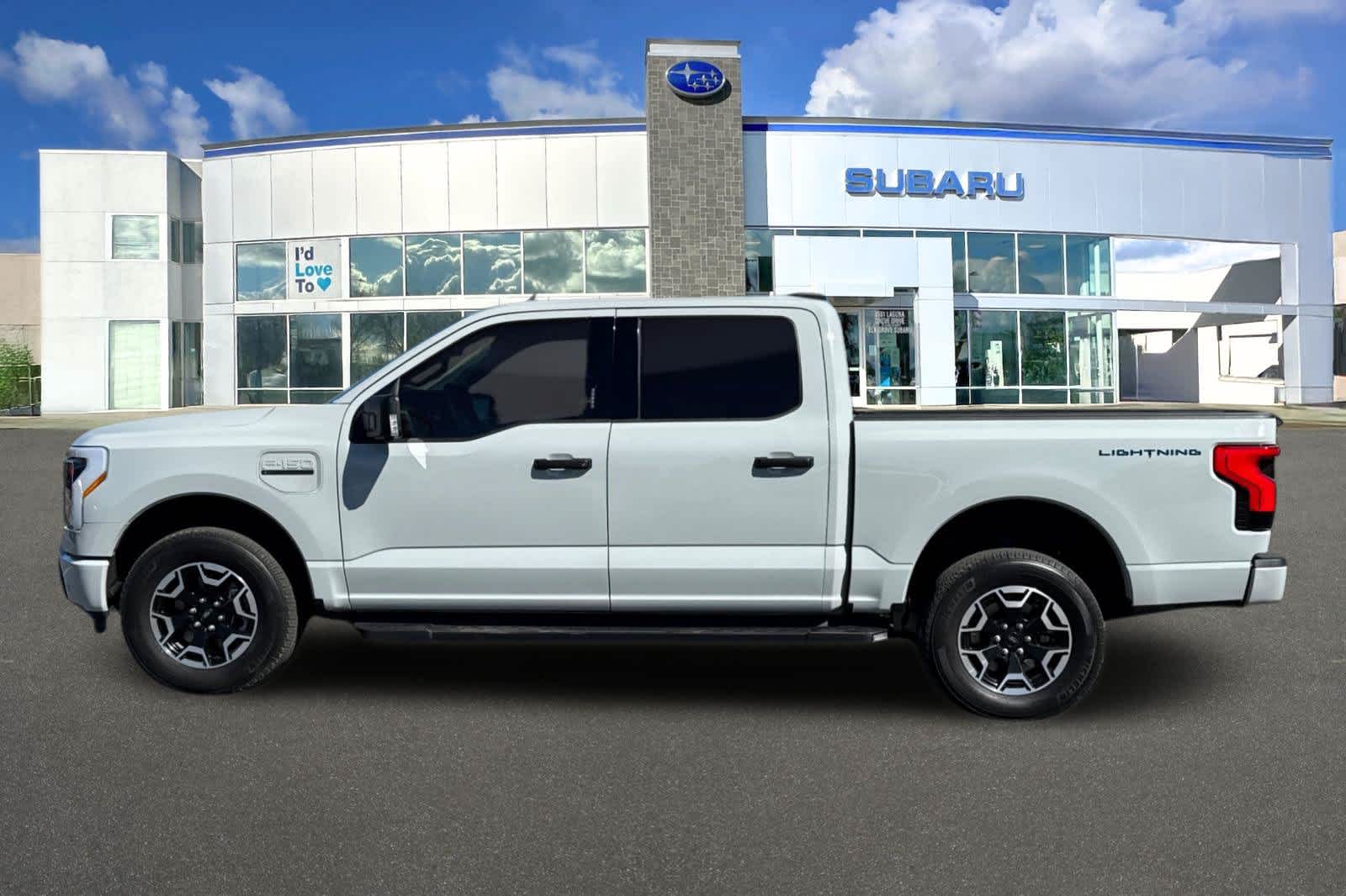 2023 Ford F-150 Lightning XLT