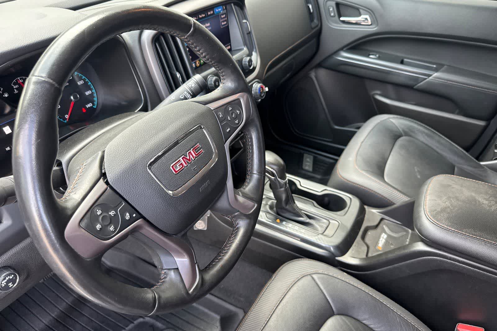 2022 GMC Canyon 4WD AT4 w/Leather