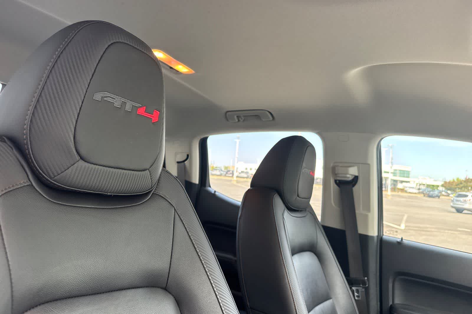 2022 GMC Canyon 4WD AT4 w/Leather