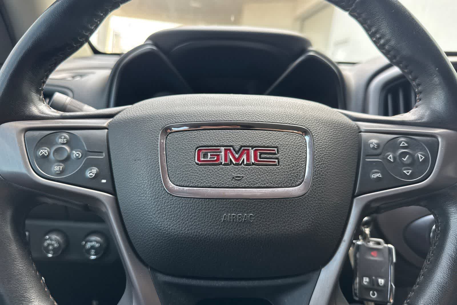 2022 GMC Canyon 4WD AT4 w/Leather