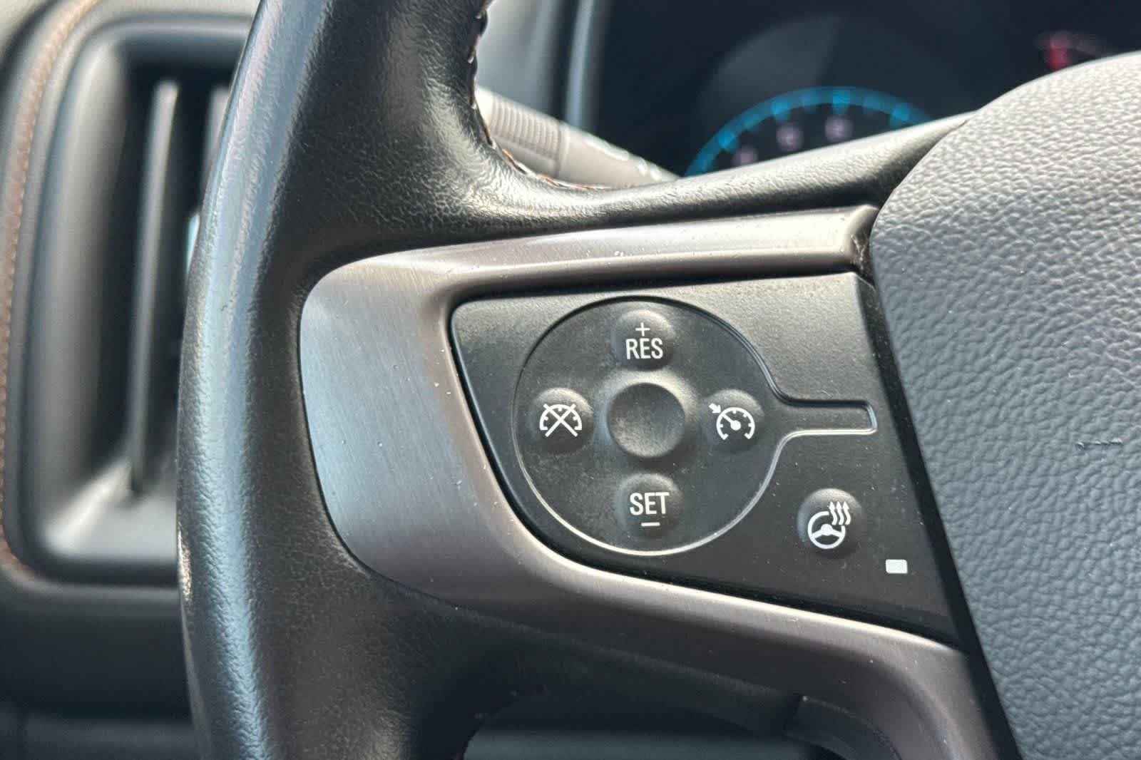 2022 GMC Canyon 4WD AT4 w/Leather