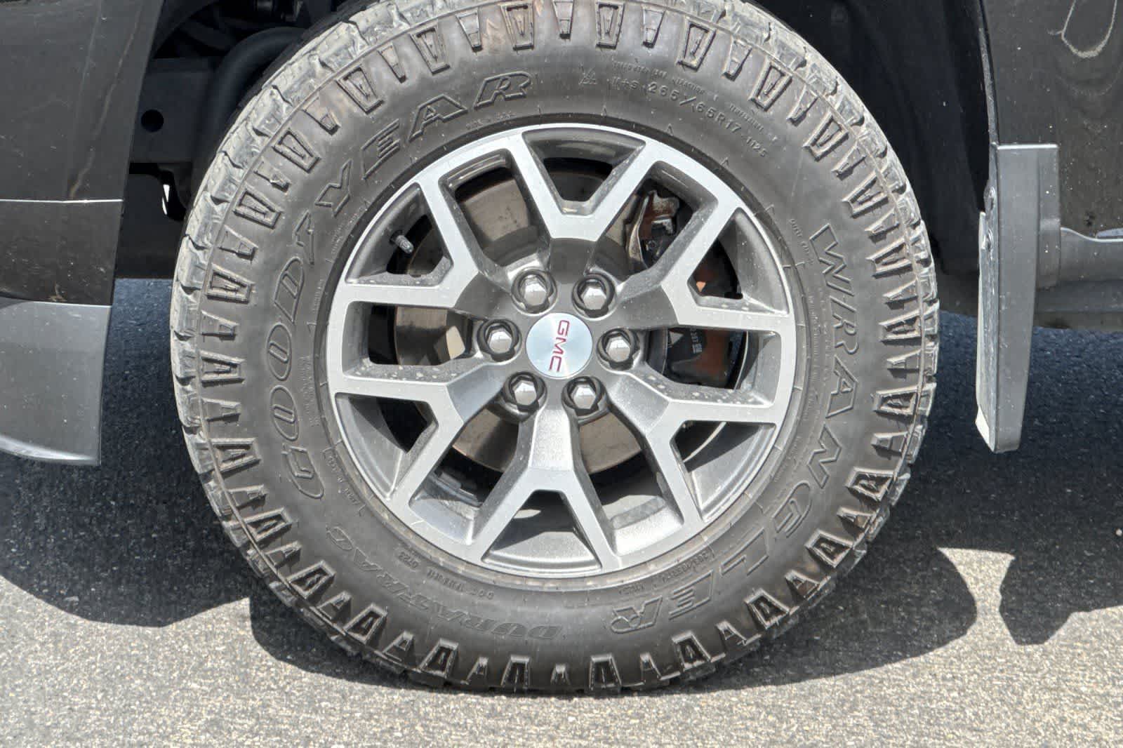 2022 GMC Canyon 4WD AT4 w/Leather